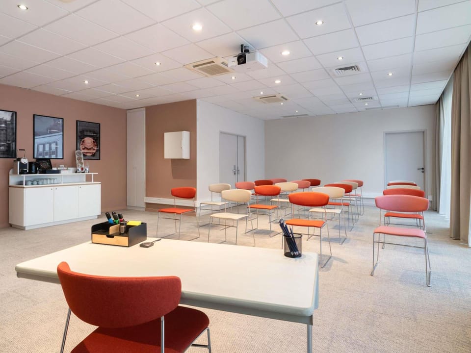 ibis Styles Paris Porte dOrleans Hotel in Montrouge