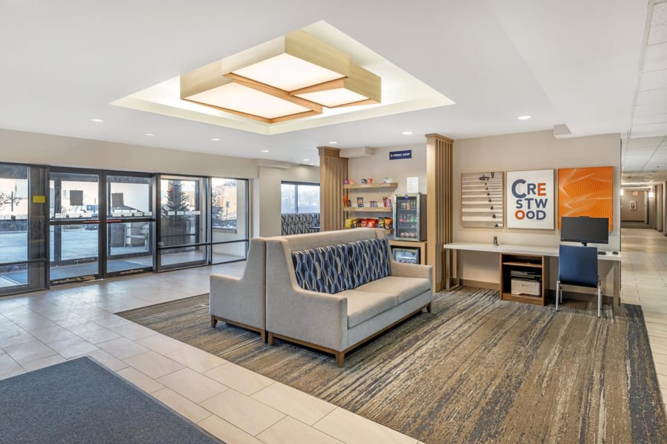 Holiday Inn Express Crestwood By IHG Hotel in Crestwood