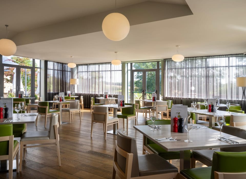 Holiday Inn Huntingdon Racecourse By IHG Hotel in South Cambridgeshire District