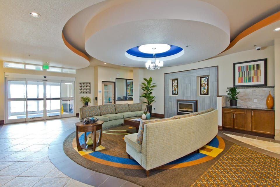 Holiday Inn Express & Suites Denver East-Peoria Street By IHG Hotel in Montbello