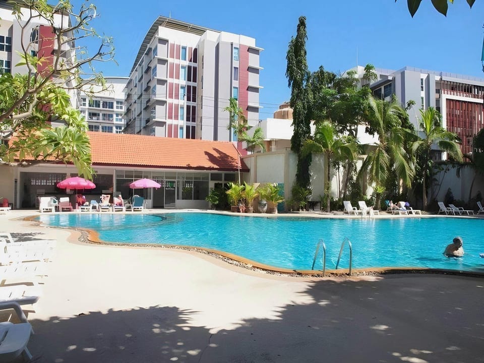 Royal Twins Hotel Hotel in Pattaya City