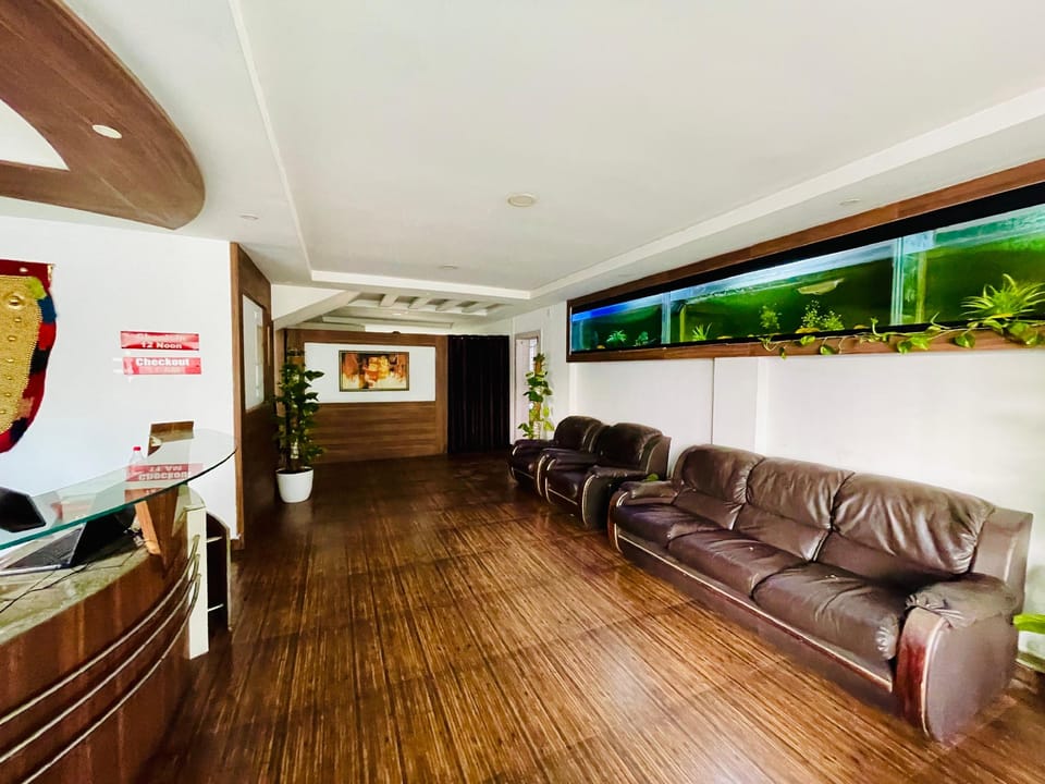 Oval Retreat Palace Hotel in Kochi