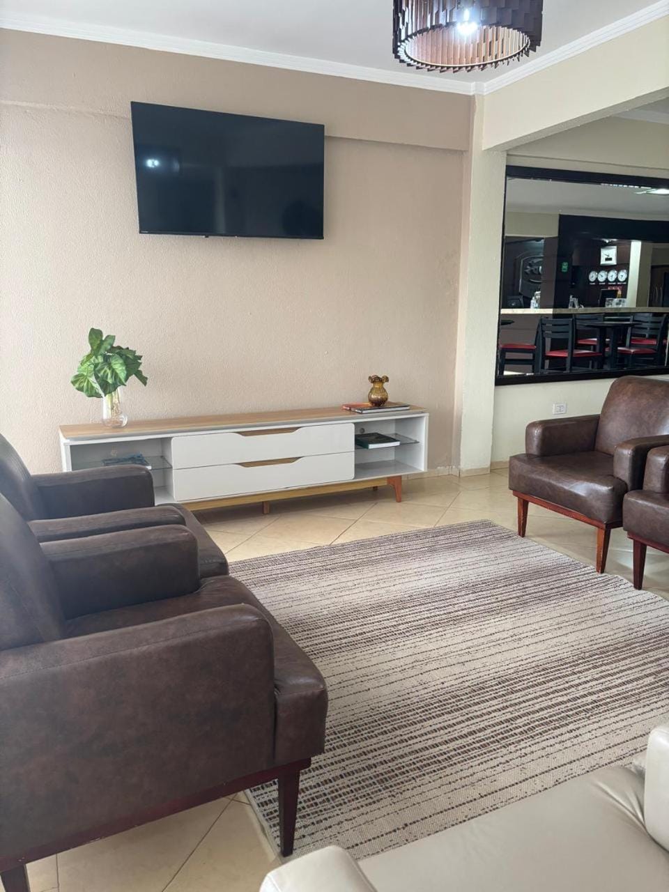 Shared lounge/TV area