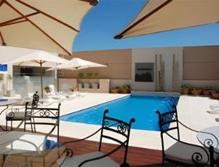 Swimming pool [outdoor]