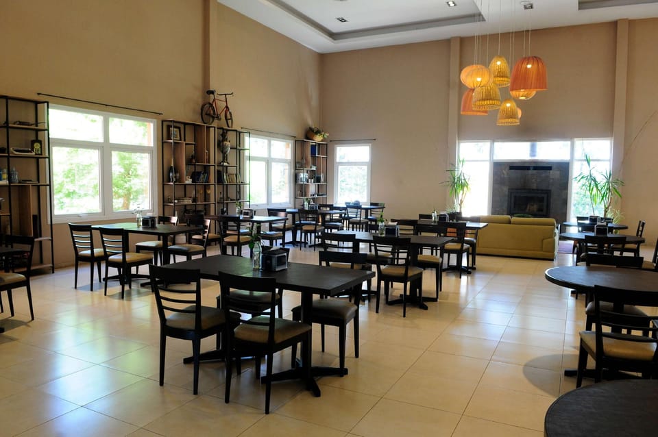 Howard Johnson Funes Hotel in Funes