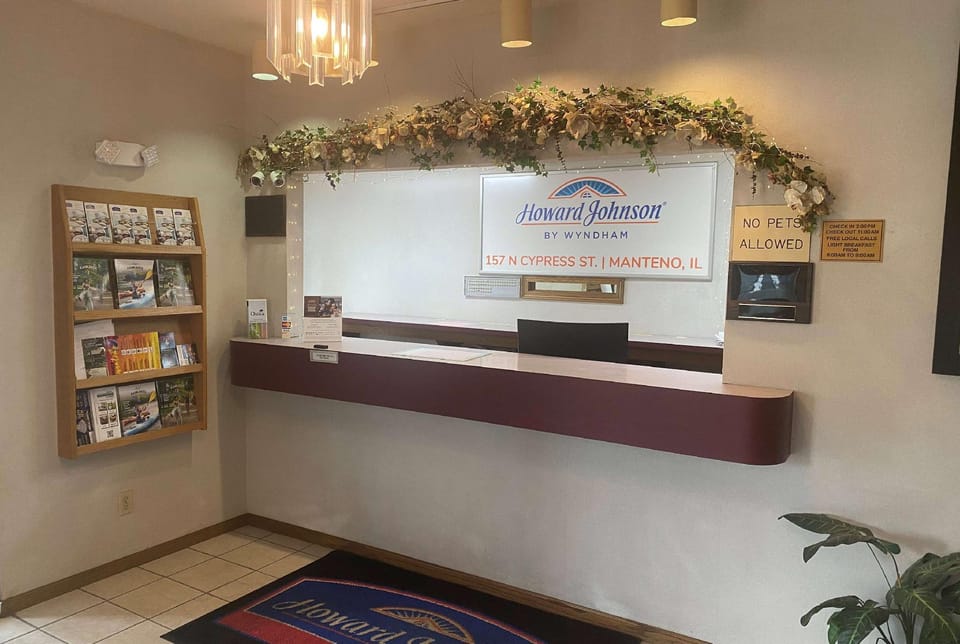 Howard Johnson by Wyndham Manteno Hotel in Indiana