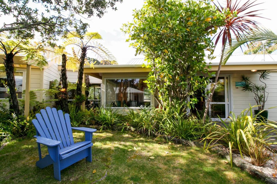 Tatahi Cove Back Packer Hostel in Auckland Region