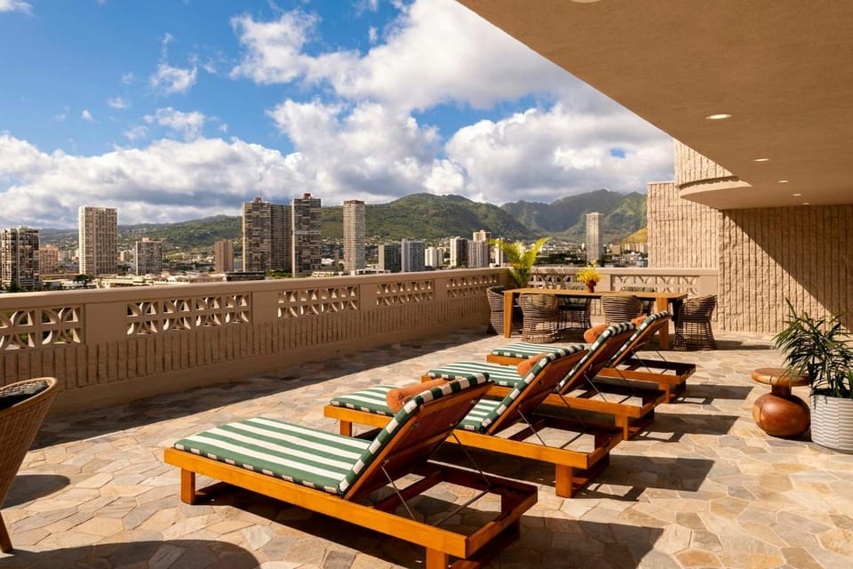 Wayfinder Waikiki Hotel in Honolulu