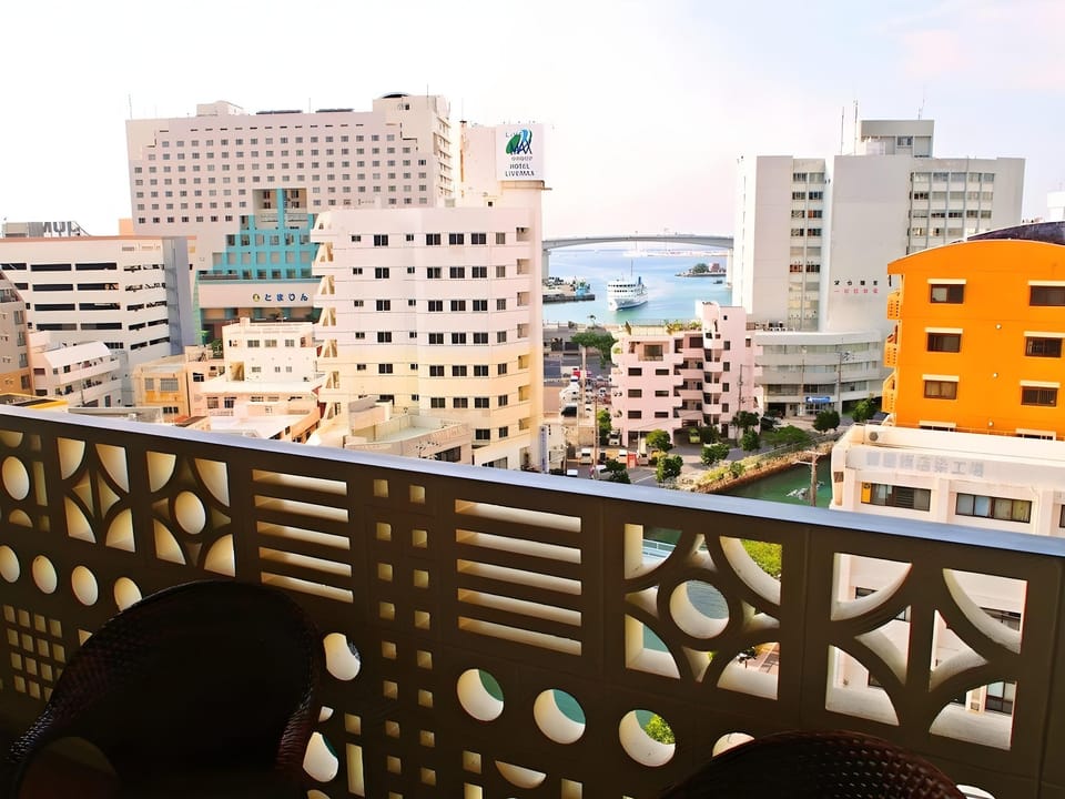 Smart Condo TOMARI Apartment hotel in Naha