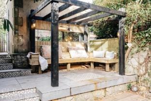 Central Townhouse with Garden   Free Parking Hotel in Bath