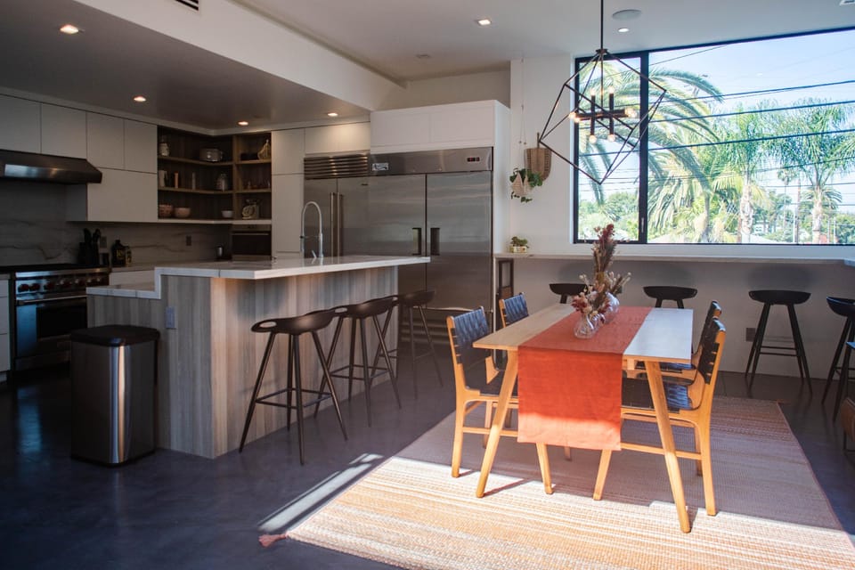 Haven Coliving Hostel in Venice Beach