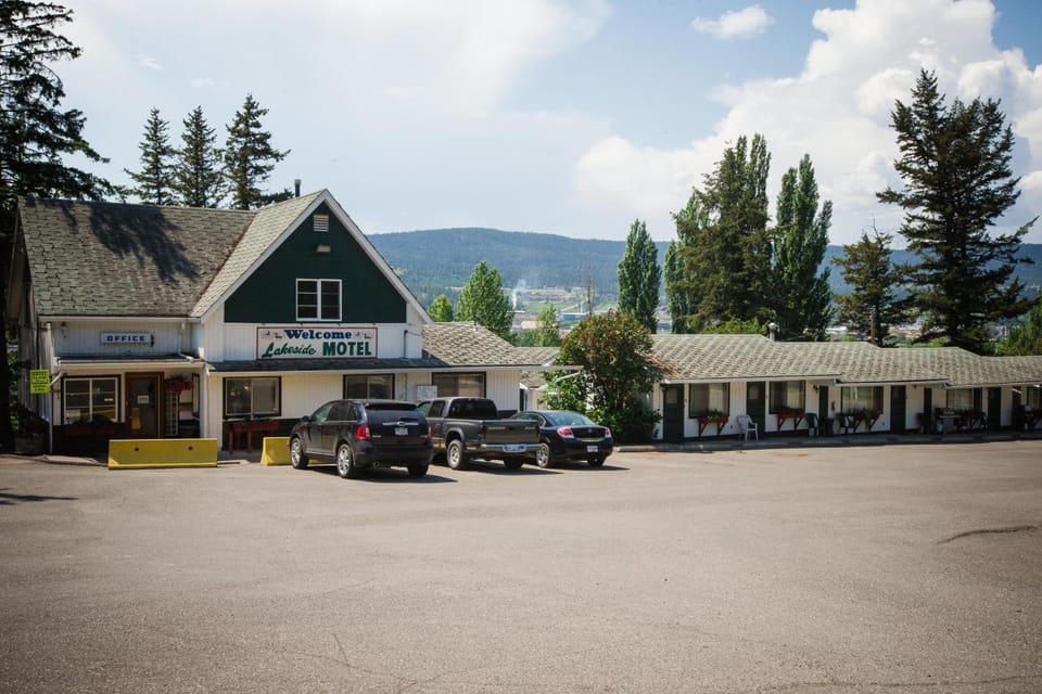 Lakeside Motel Motel in Williams Lake