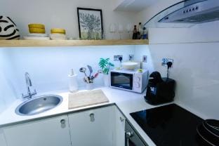 Cambray Apartment Hotel in Cheltenham