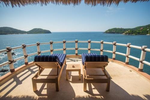 Villa El Murmullo by La Casa Que Canta Hotel in Zihuatanejo