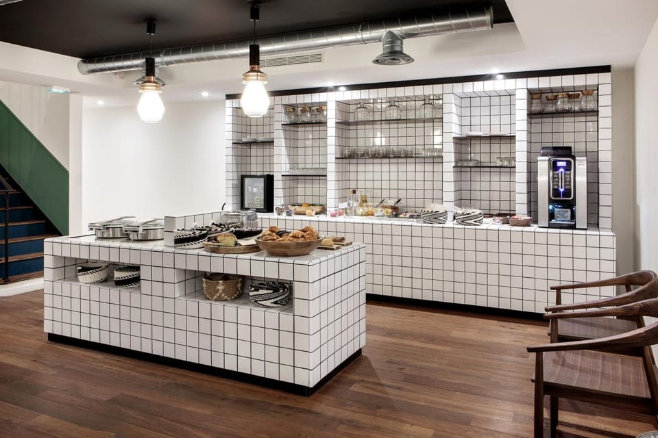New Hotel Le Voltaire Hotel in Paris