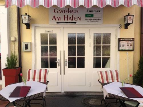 Gastehaus AM HAFEN Inn in Meersburg