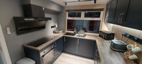 The Modern Space - New Renovation! Hostel in Wales