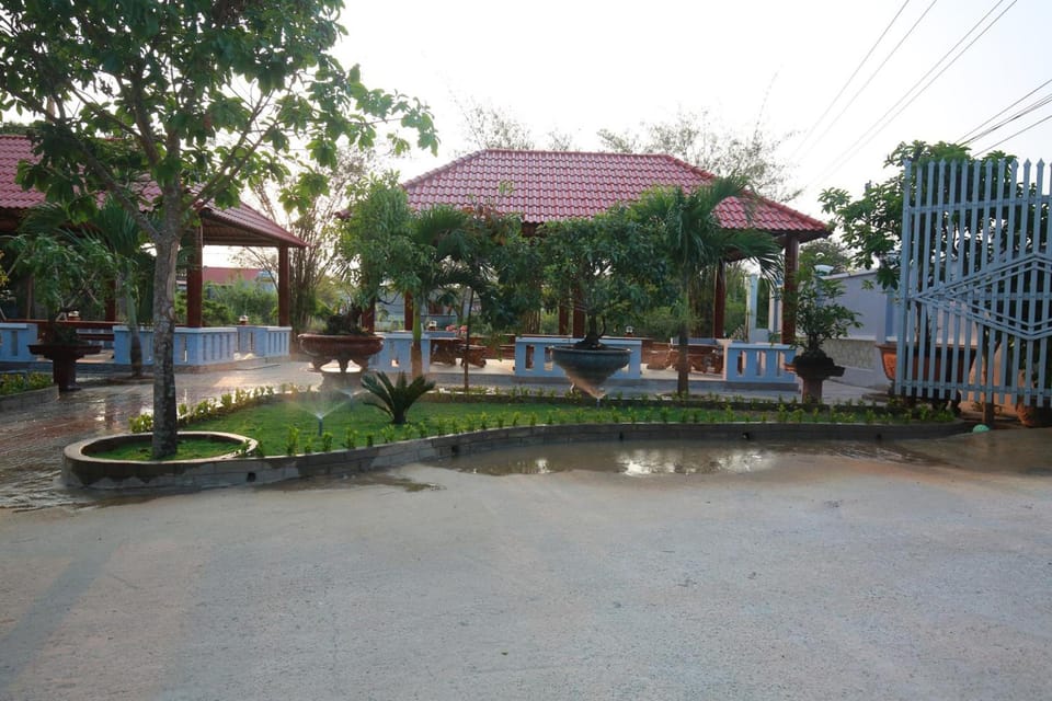 Ven Song Riverside Hotel Lodge in Bình Thuận Province