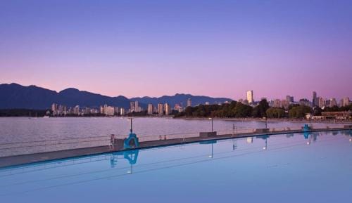 Small Private Studio at Kitsilano Beach Hotel in Vancouver