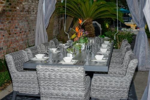 5 BR - Sleeps 10! Best Location next to French Quarter! Hotel in Faubourg Marigny