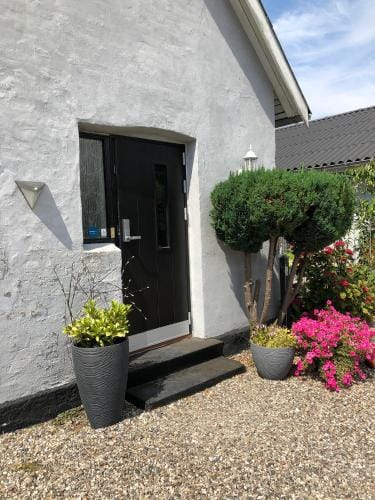 Svalegaarden Guesthouse Hotel in Bogense