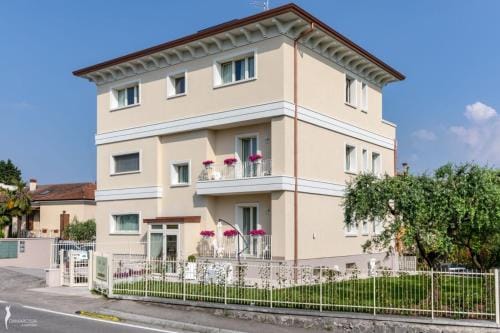 Villa Luisa Rooms Hotel in Peschiera del Garda