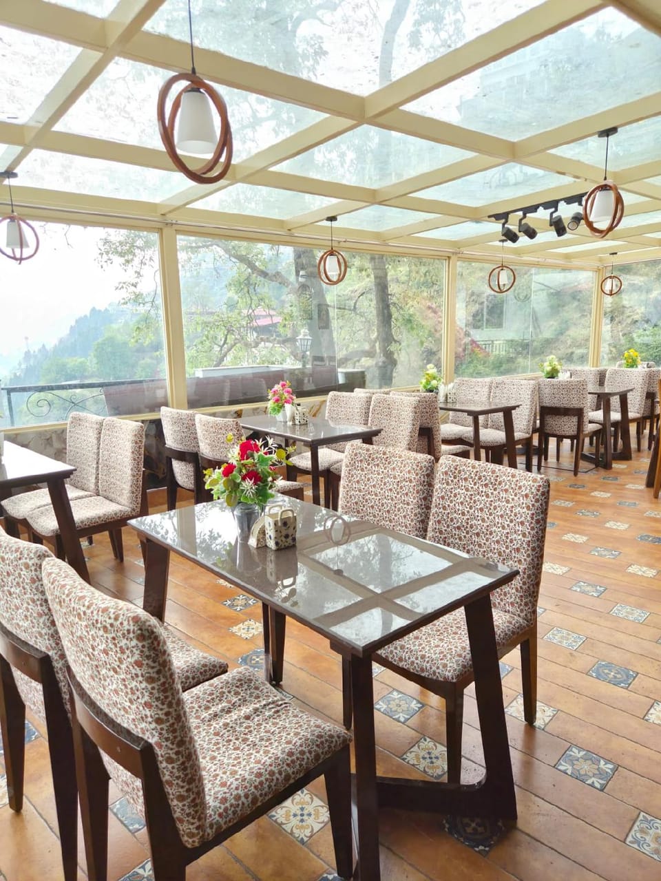 Hotel Nuri's Mountain Glow Hotel in Uttarakhand