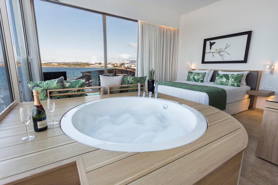 Kalamaki Luxury Suites Apartment hotel in Crete