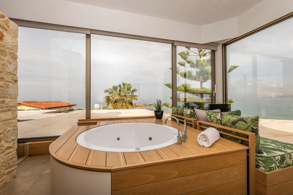Kalamaki Luxury Suites Apartment hotel in Crete