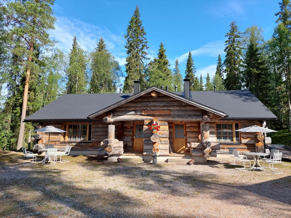 Isokelo Log Apartments Chalet in Lapland