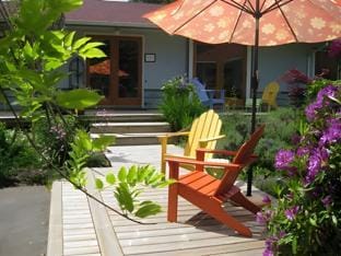 Wisteria Guest House Hotel in Salt Spring Island