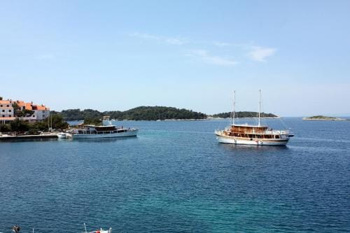 Rooms by the sea Pomena, Mljet - 4929 Hotel in Dubrovnik-Neretva County
