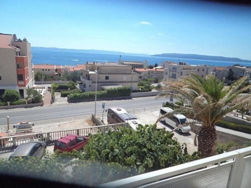 Apartments and rooms with parking space Makarska - 13979 Hotel in Makarska