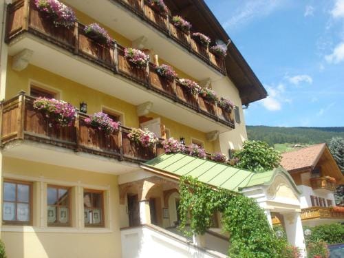 Piccolohotel Tempele Garni Hotel in San Candido