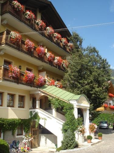Piccolohotel Tempele Garni Hotel in San Candido