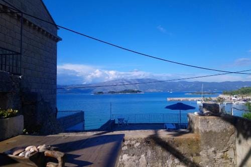 Apartments and rooms by the sea Lumbarda, Korcula - 14647 Hotel in Dubrovnik-Neretva County