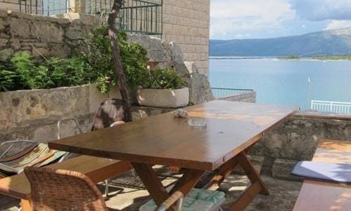 Apartments and rooms by the sea Lumbarda, Korcula - 14647 Hotel in Dubrovnik-Neretva County