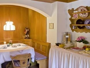 Garni Le Chalet Hotel in Santa Cristina Gherdëina