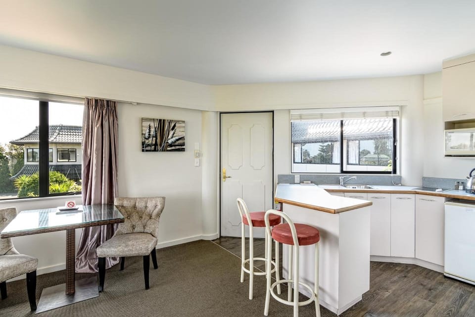 The Beachcomber Hotel Hotel in Nelson