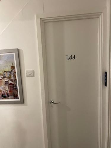 Lovely Triple and Quadruple Rooms in Euston & Square in Central London Hotel in London Borough of Islington