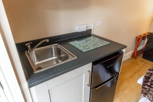 Roger Ground Guest House - with Onsite Car Parking Hotel in Windermere