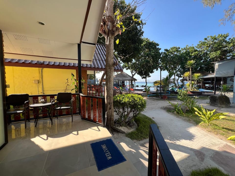 Dong Talay Lipe Beach Resort Resort in Thailand