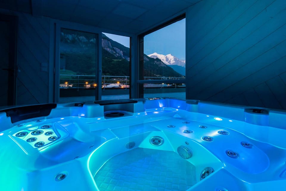 Hot tub