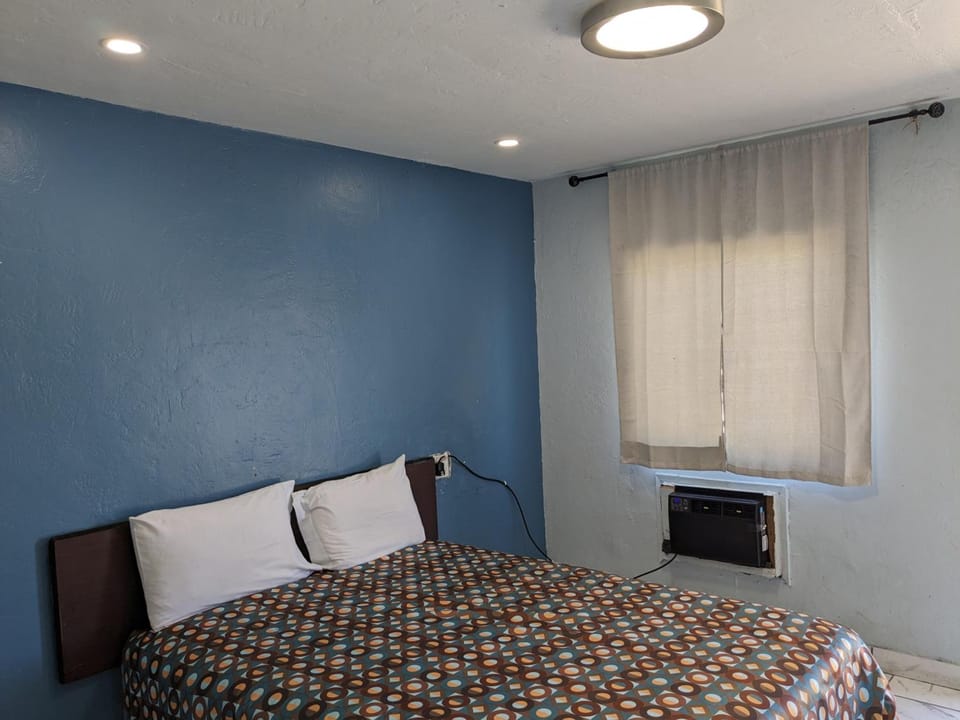 Green spot motel Hotel in Victorville