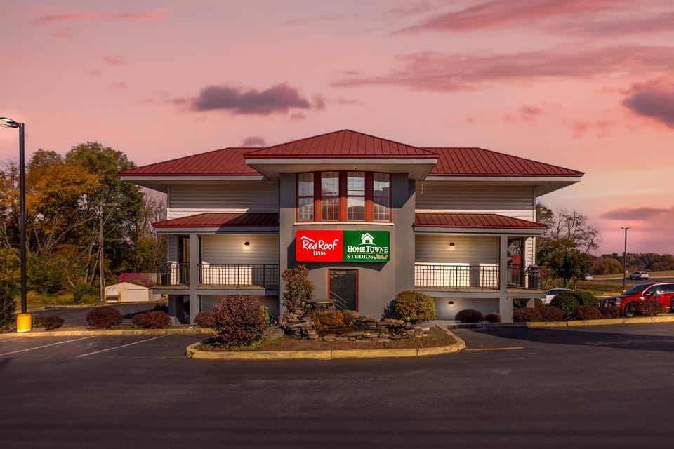 HomeTowne Studios Lancaster Hotel in Pennsylvania