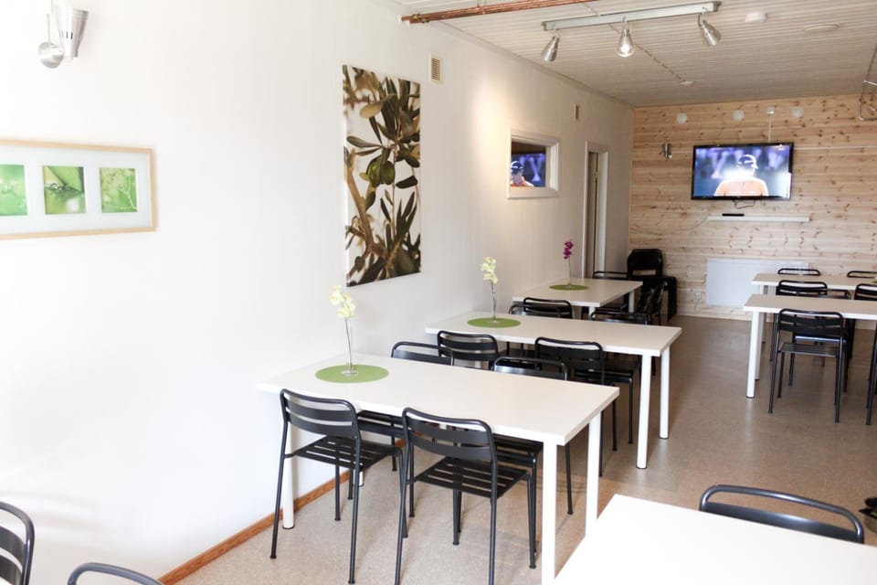 Shared lounge/TV area