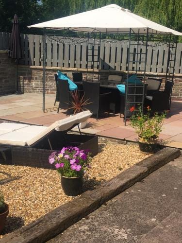 Sound of the River Hotel in Wales