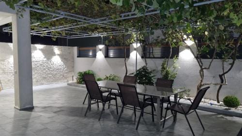 Apartmani Sutomore Tri Palme Hotel in Montenegro