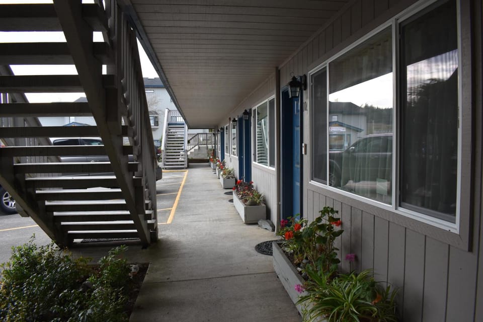 Lighthouse Cove Inn Hotel in Oregon