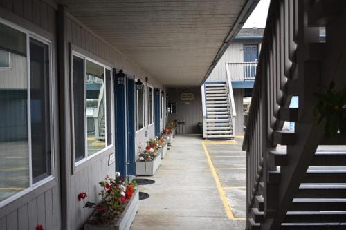 Lighthouse Cove Inn Hotel in Oregon